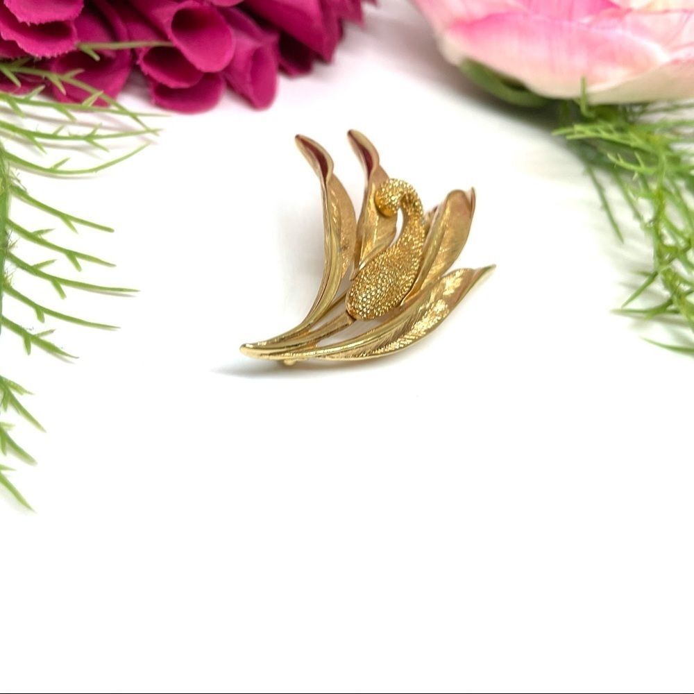 VINTAGE⚜️RARE MONET Wheat Brushed Golden Brooch - Picture 5 of 9